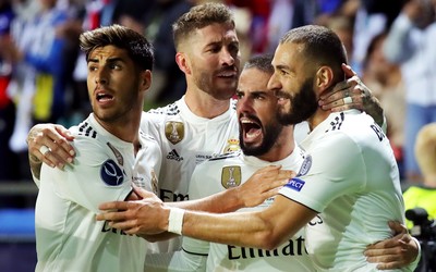 DB电竞快讯-肯尼迪助攻队友轻松得分